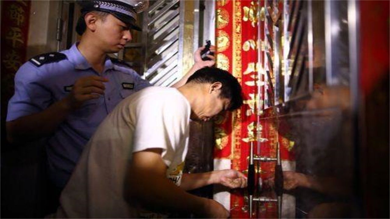 中山请开锁师傅开了锁后，师傅为什么一般都不进门，就算主人请也不进去？